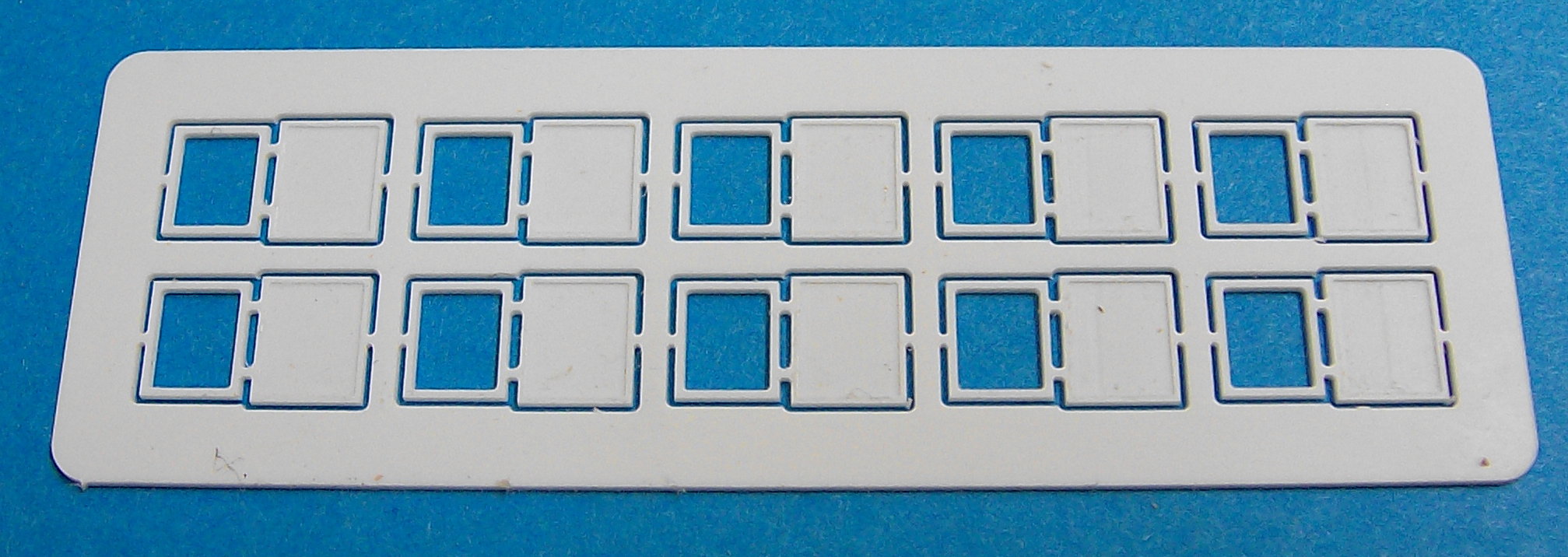 Fenster 4x5 mm mit Blende4, M 1:100 