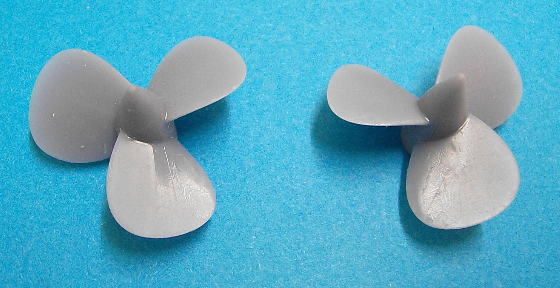 Artikelbild 1 des Artikels “1 paar Schiffsschrauben Zerstörer M 1:100 “